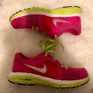 Nike Dual Fusion Run Sneaker - size Youth 7